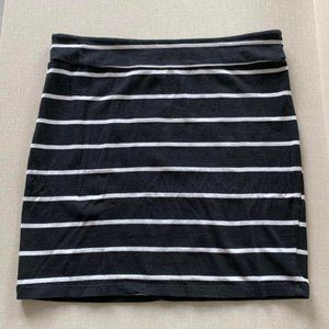 Xhilaration, US M, Black & White Striped Stretchy Mini Skirt